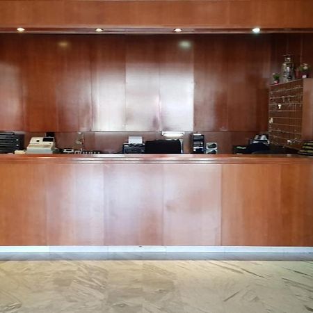 Hotel Reina Isabel Лерида Экстерьер фото