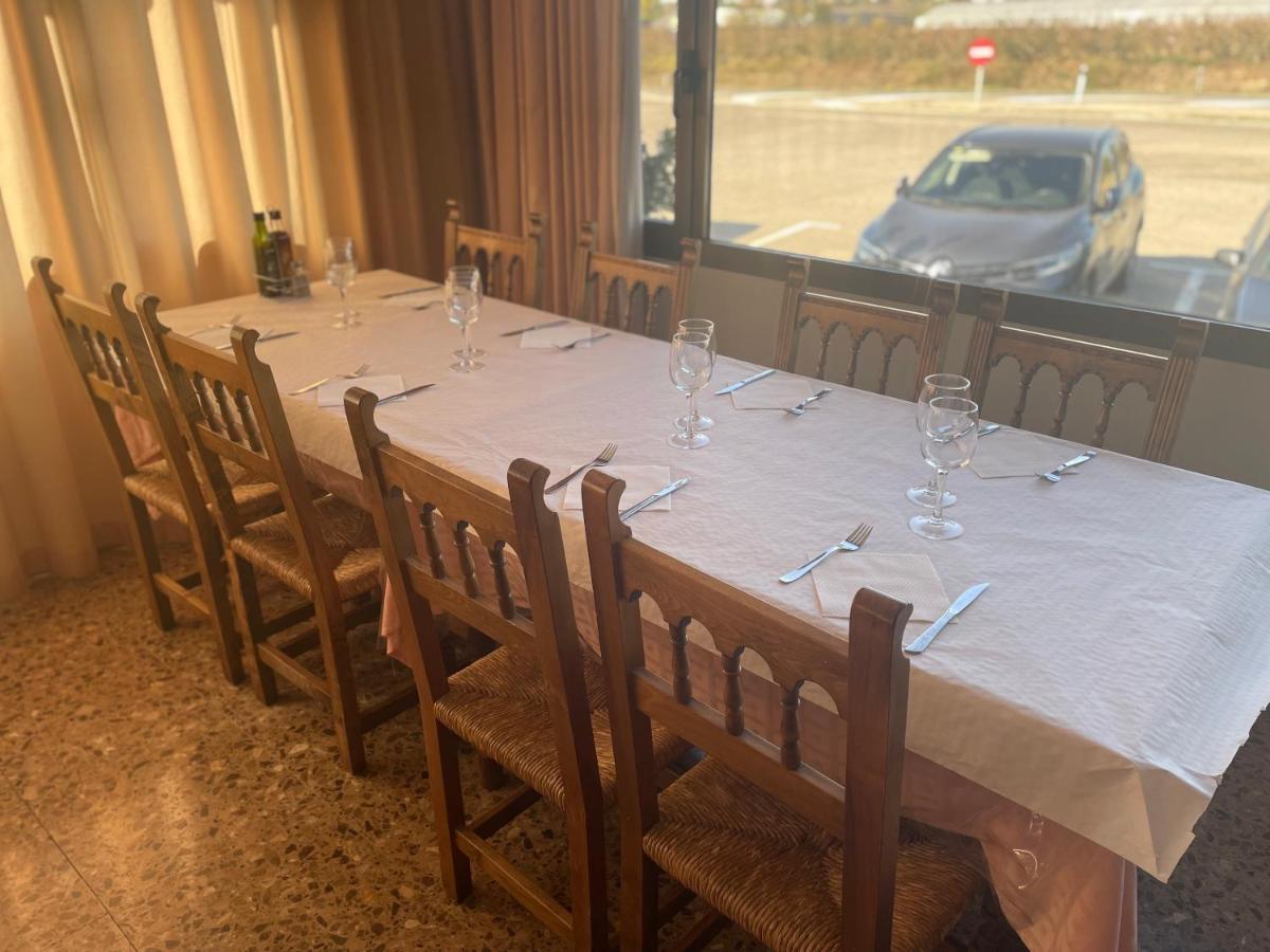 Hotel Reina Isabel Лерида Экстерьер фото