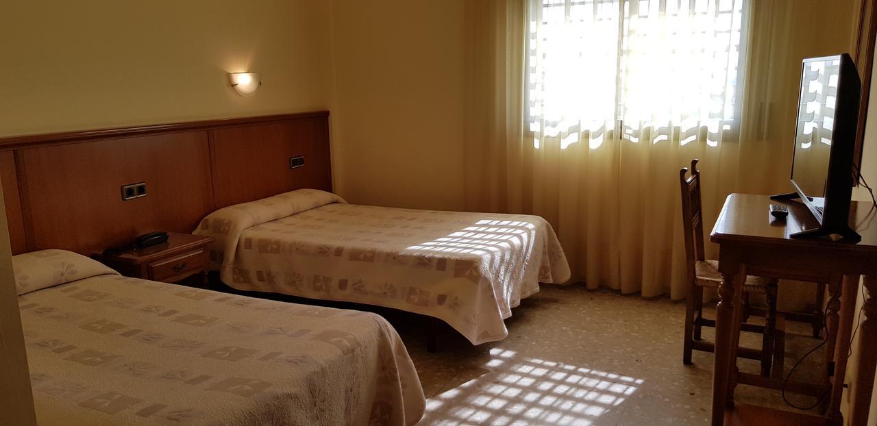 Hotel Reina Isabel Лерида Экстерьер фото