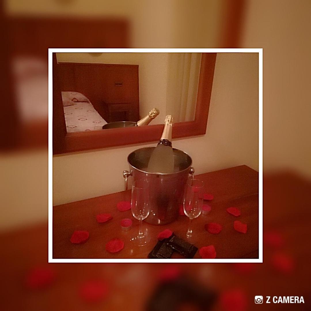 Hotel Reina Isabel Лерида Экстерьер фото